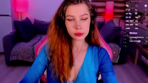 Snapshot of ohmymiami_ chatting on 12-02-25, 09:21 Light online show from 12-02-25, 09:21