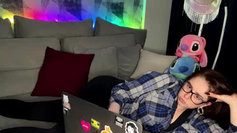 Snapshot of ohnicolle chatting on 11-20-25, 12:00 Nikki online show from 11-20-25, 12:00