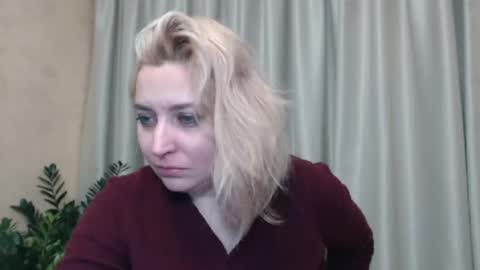 Snapshot of ohsweetiren chatting on 12-07-24, 07:38 Iren online show from 12-07-24, 07:38