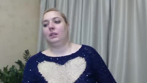 Snapshot of ohsweetiren chatting on 12-08-24, 07:15 Iren online show from 12-08-24, 07:15