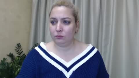 Snapshot of ohsweetiren chatting on 12-13-24, 10:51 Iren online show from 12-13-24, 10:51