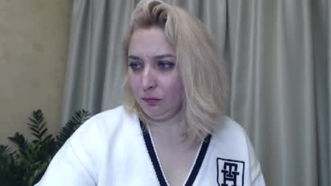 Snapshot of ohsweetiren chatting on 12-15-24, 09:03 Iren online show from 12-15-24, 09:03