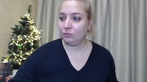 Snapshot of ohsweetiren chatting on 12-20-24, 07:01 Iren online show from 12-20-24, 07:01