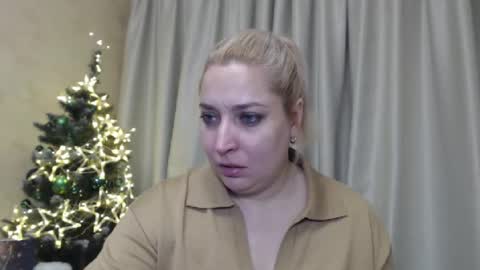 Snapshot of ohsweetiren chatting on 12-22-24, 07:44 Iren online show from 12-22-24, 07:44
