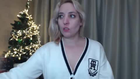 Snapshot of ohsweetiren chatting on 12-31-24, 04:04 Iren online show from 12-31-24, 04:04