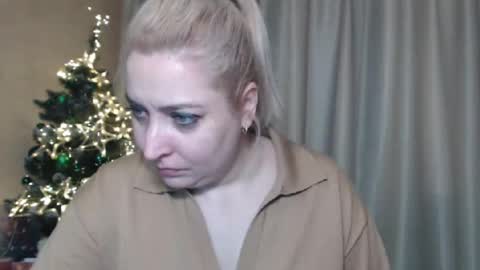 Snapshot of ohsweetiren chatting on 01-09-25, 07:10 Iren online show from 01-09-25, 07:10