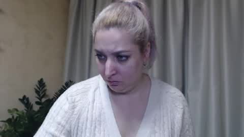 Snapshot of ohsweetiren chatting on 01-25-25, 10:29 Iren online show from 01-25-25, 10:29