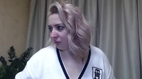 Snapshot of ohsweetiren chatting on 01-26-25, 07:10 Iren online show from 01-26-25, 07:10