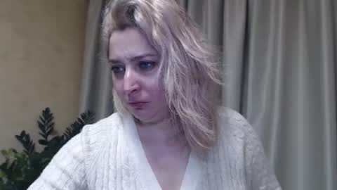 Snapshot of ohsweetiren chatting on 02-01-25, 10:26 Iren online show from 02-01-25, 10:26