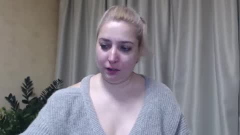 Snapshot of ohsweetiren chatting on 02-08-25, 06:54 Iren online show from 02-08-25, 06:54