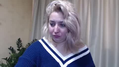 Snapshot of ohsweetiren chatting on 02-11-25, 07:23 Iren online show from 02-11-25, 07:23