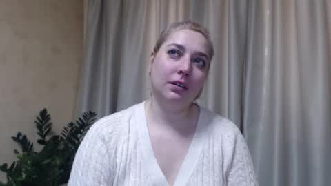 Snapshot of ohsweetiren chatting on 02-12-25, 07:13 Iren online show from 02-12-25, 07:13