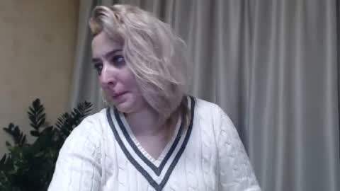 Snapshot of ohsweetiren chatting on 02-14-25, 10:17 Iren online show from 02-14-25, 10:17