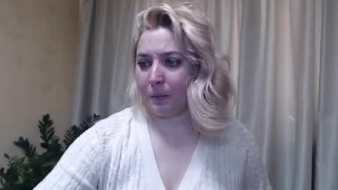 Snapshot of ohsweetiren chatting on 02-18-25, 07:21 Iren online show from 02-18-25, 07:21