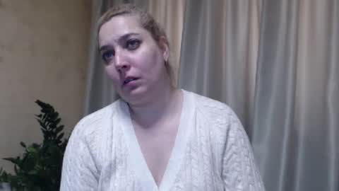 Snapshot of ohsweetiren chatting on 02-26-25, 07:20 Iren online show from 02-26-25, 07:20