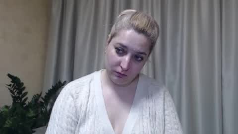 Snapshot of ohsweetiren chatting on 03-02-25, 10:24 Iren online show from 03-02-25, 10:24