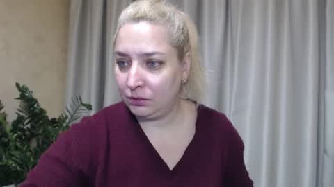 Snapshot of ohsweetiren chatting on 10-17-25, 06:38 Iren online show from 10-17-25, 06:38