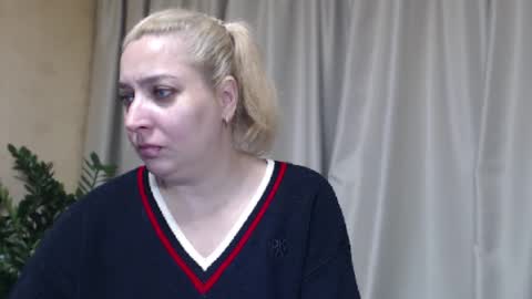 Snapshot of ohsweetiren chatting on 11-08-25, 07:30 Iren online show from 11-08-25, 07:30