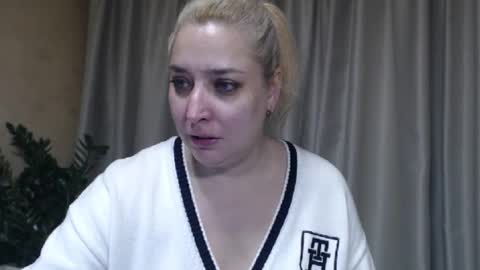 Snapshot of ohsweetiren chatting on 11-22-25, 08:46 Iren online show from 11-22-25, 08:46