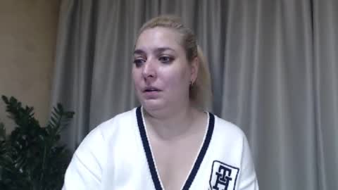 Snapshot of ohsweetiren chatting on 11-29-25, 07:11 Iren online show from 11-29-25, 07:11