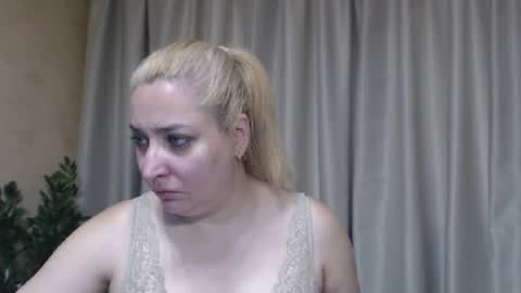 Snapshot of ohsweetiren chatting on 07-08-26, 05:34 Iren online show from 07-08-26, 05:34