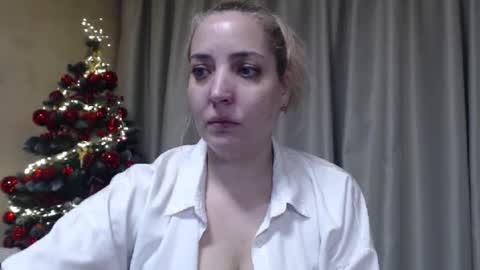 Snapshot of ohsweetmari chatting on 01-08-26, 05:48 Mari online show from 01-08-26, 05:48