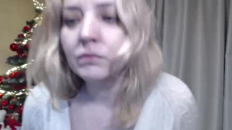 Snapshot of ohsweetmari chatting on 01-09-26, 02:42 Mari online show from 01-09-26, 02:42