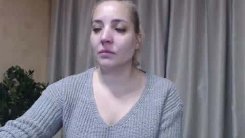 Snapshot of ohsweetmari chatting on 01-14-26, 01:50 Mari online show from 01-14-26, 01:50