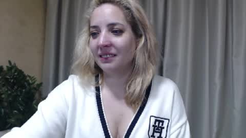 Mari online show from 02-08-26, 02:59