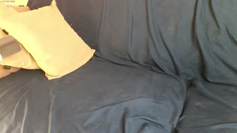 Snapshot of ohyumiyes chatting on 11-15-25, 08:49 Yumi online show from 11-15-25, 08:49