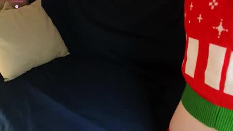 Snapshot of ohyumiyes chatting on 12-13-25, 07:53 Yumi online show from 12-13-25, 07:53