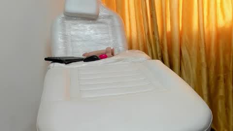 Snapshot of olaia_ chatting on 03-12-25, 03:07 Olaia online show from 03-12-25, 03:07