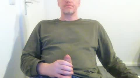 Snapshot of olavdelux chatting on 07-12-26, 10:34 olavdelux online show from 07-12-26, 10:34
