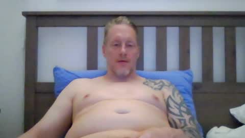 Snapshot of olavdelux chatting on 07-21-26, 10:23 olavdelux online show from 07-21-26, 10:23