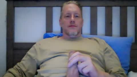 Snapshot of olavdelux chatting on 07-25-26, 10:51 olavdelux online show from 07-25-26, 10:51
