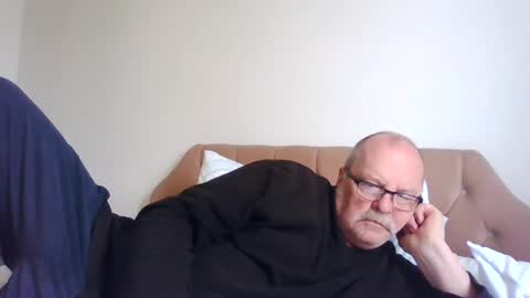Snapshot of old_fkrr_ chatting on 06-15-26, 10:17 old_fkrr_ online show from 06-15-26, 10:17