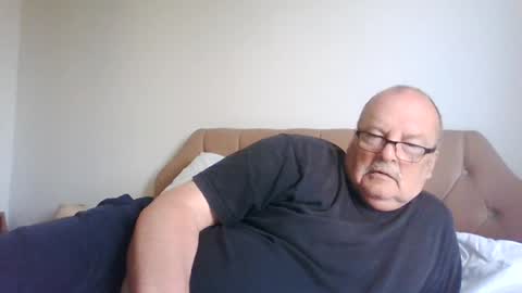 Snapshot of old_fkrr_ chatting on 06-18-26, 09:14 old_fkrr_ online show from 06-18-26, 09:14