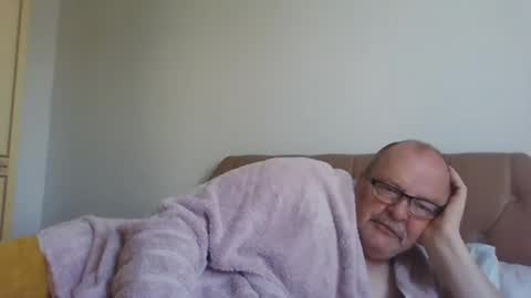 Snapshot of old_fkrr_ chatting on 06-24-26, 10:58 old_fkrr_ online show from 06-24-26, 10:58