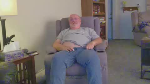 old_guy111 online show from 12-17-25, 09:10