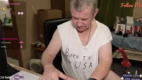 Snapshot of oldnewfun chatting on 02-15-25, 02:04 oldnewfun online show from 02-15-25, 02:04