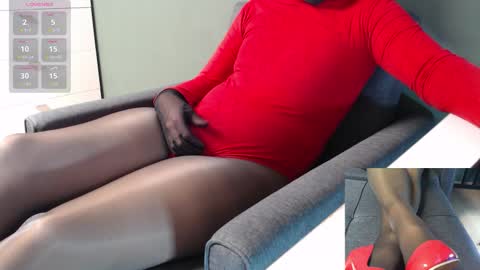 Snapshot of oldynylon chatting on 10-02-25, 06:59 Pantyhose-feet-lover online show from 10-02-25, 06:59