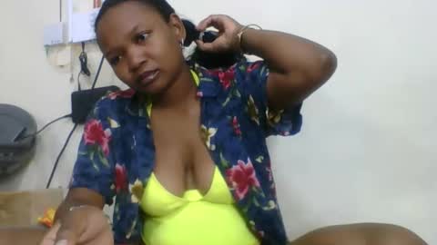 Snapshot of olgamariah203875 chatting on 06-11-26, 11:41 olgamariah203875 online show from 06-11-26, 11:41