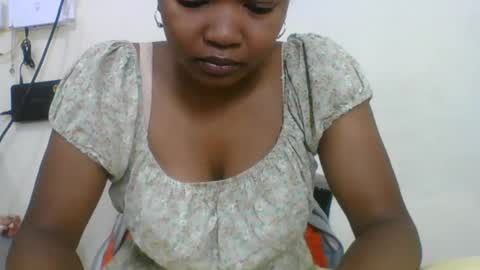 Snapshot of olgamariah203875 chatting on 06-12-26, 11:53 olgamariah203875 online show from 06-12-26, 11:53