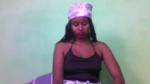 Snapshot of olinah610 chatting on 11-14-25, 07:51 olinah610 online show from 11-14-25, 07:51