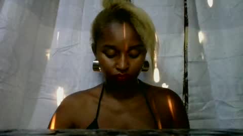 Snapshot of olinah610 chatting on 07-11-26, 03:42 olinah610 online show from 07-11-26, 03:42