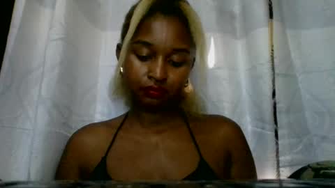 Snapshot of olinah610 chatting on 07-13-26, 05:10 olinah610 online show from 07-13-26, 05:10