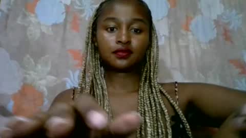Snapshot of olinah610 chatting on 07-17-26, 05:36 olinah610 online show from 07-17-26, 05:36