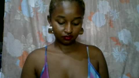Snapshot of olinah610 chatting on 07-20-26, 08:06 olinah610 online show from 07-20-26, 08:06