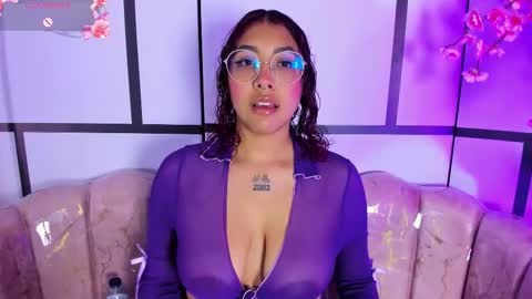 Snapshot of olivejoness_ chatting on 11-25-25, 04:34 olive online show from 11-25-25, 04:34