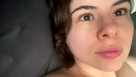 Snapshot of olivepeach chatting on 01-30-25, 09:36 Oil online show from 01-30-25, 09:36